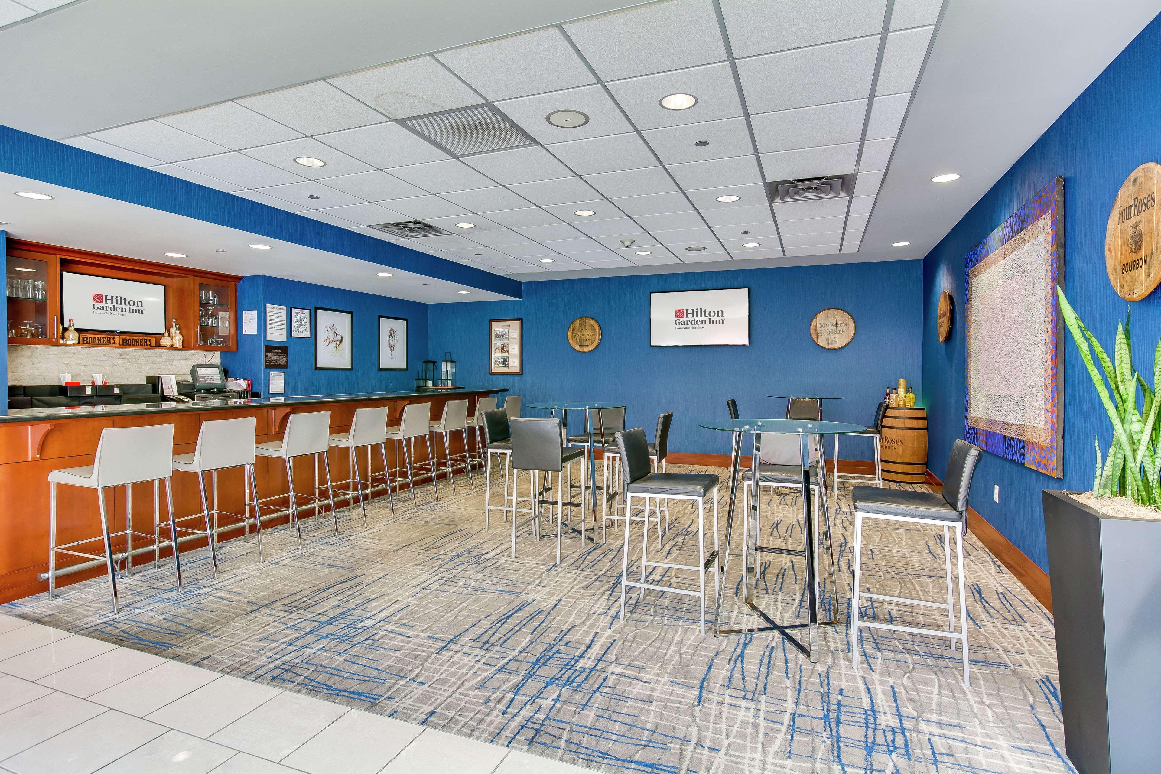 Hilton Garden Inn Louisville-Northeast Exterior foto