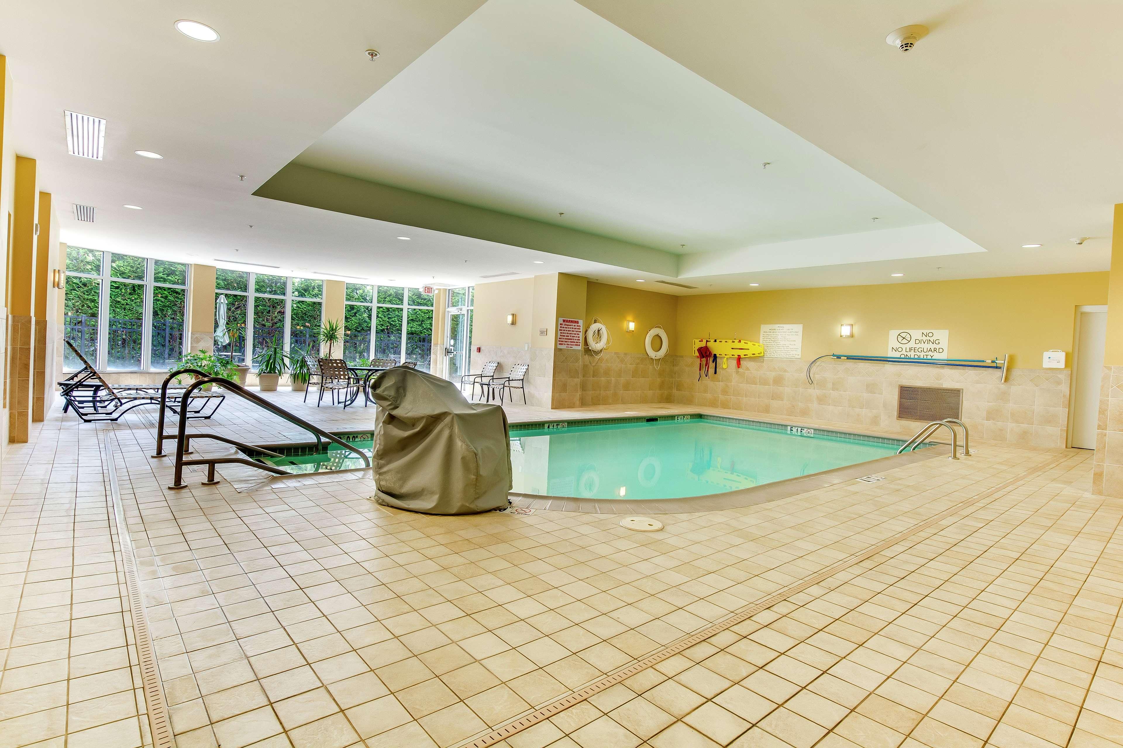Hilton Garden Inn Louisville-Northeast Exterior foto