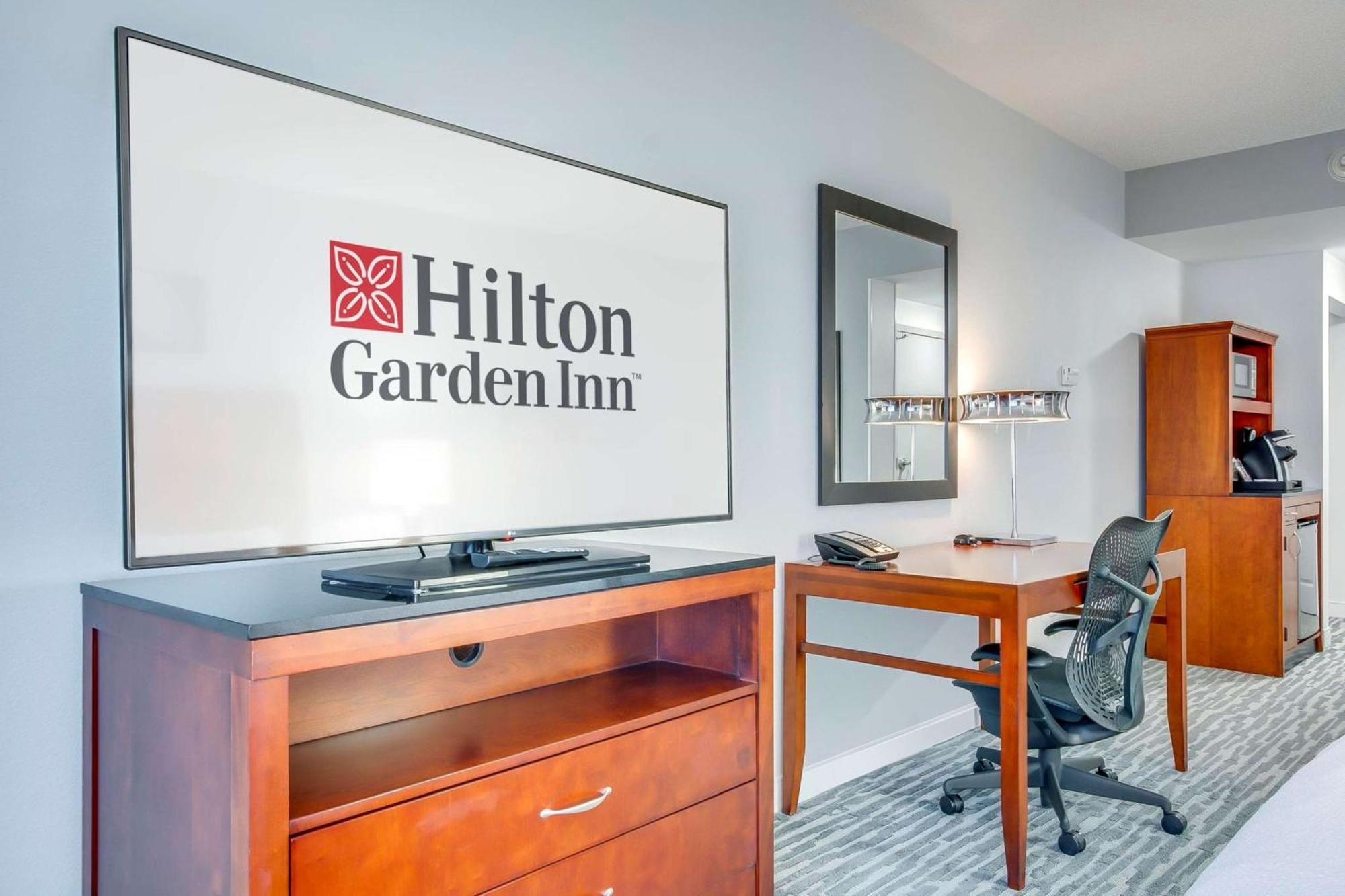 Hilton Garden Inn Louisville-Northeast Exterior foto