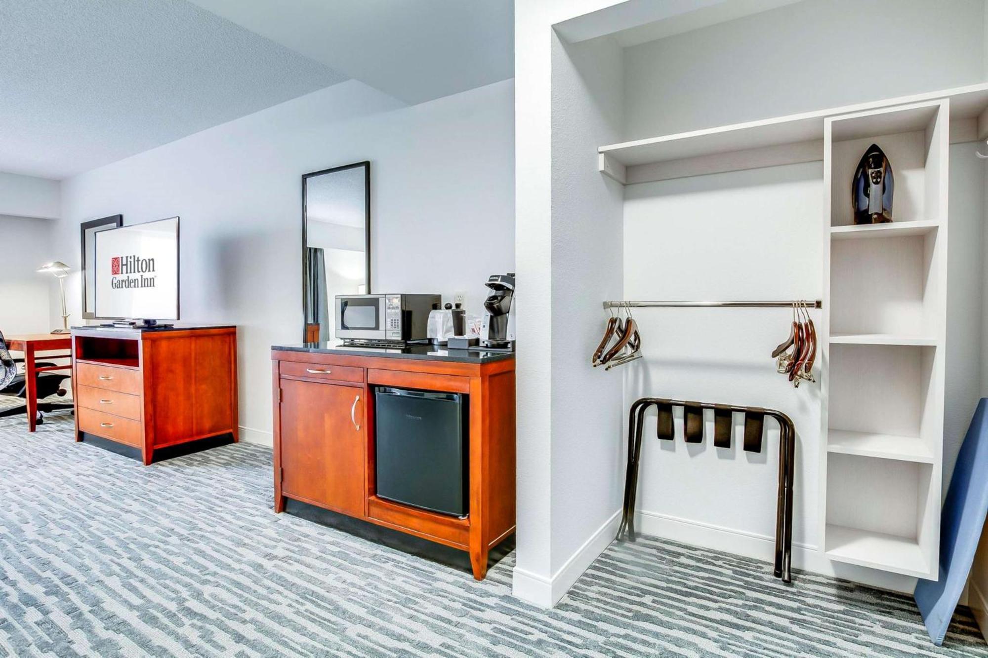 Hilton Garden Inn Louisville-Northeast Exterior foto